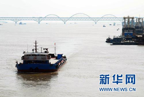 長江流域多處出現超警戒水位
