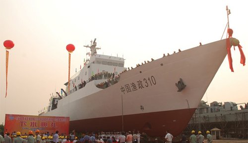 中國漁政310船是目前中國噸位最大、技術(shù)最先進(jìn)、續(xù)航能力最強(qiáng)的漁政執(zhí)法公務(wù)船，具有專業(yè)執(zhí)法、全天候巡航、快速靈活應(yīng)對周邊緊急事態(tài)的能力。
