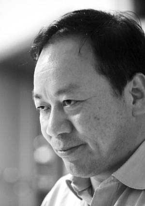 王克勤 中國經(jīng)濟時報高級記者，2002年度中國傳媒杰出人物，2003年中國十大維權(quán)人物，代表作《山西疫苗亂象調(diào)查》）