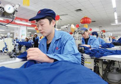 青島企業進汽車站瘋搶農民工 月薪5千包食宿難留人
