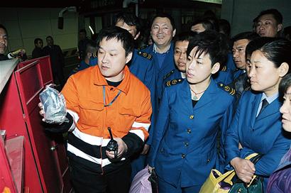 探秘青島膠州灣隧道內逃生法門