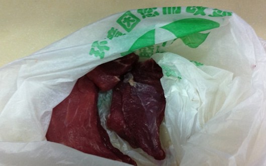 利客來購買的豬肉顏色發暗