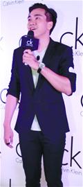 青島小哥翟天臨演心術爆紅 現(xiàn)身百麗廣場
