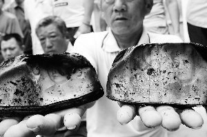 村民家中汽油泄漏引爆炸 18萬(wàn)現(xiàn)金成灰燼