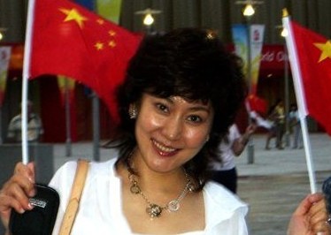 青島第一屆選美小姐美貌與氣質并重 噴發膠頂高音頭
