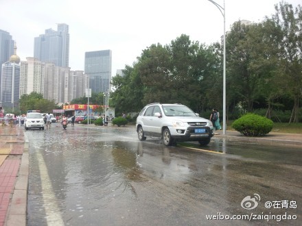 今天中午1點左右，澳門路被海水淹沒