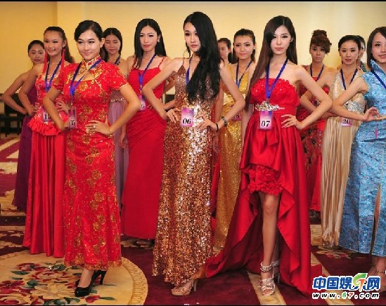 重慶國際小姐季軍擠胸美艷如換臉 戰中國總決賽