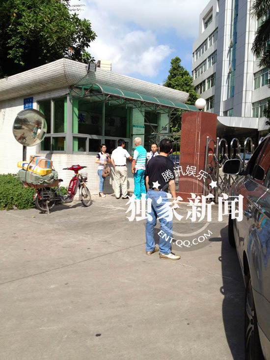 今日上午9點20分左右，陳百祥現身深圳市公安局經濟犯罪偵查局