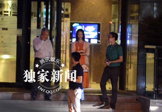 吳秀波桃花運不斷 深夜會靚麗神秘女
