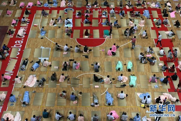 華師大連續7年為新生家長打地鋪過夜