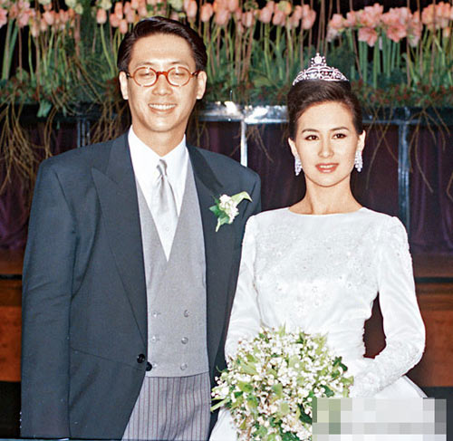 一線女星婚禮美貌排場盤點(diǎn) 鐘楚紅百萬婚紗戰(zhàn)林青霞