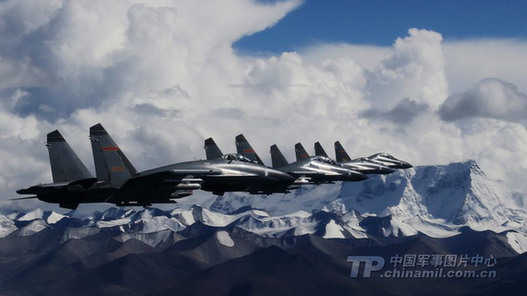 中國空軍重型三代戰機掛實彈巡航喜馬拉雅山脈