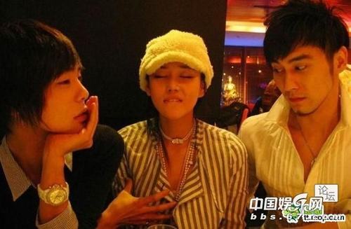 獨家：張馨予做臺新證據流出 夜總會打扮妖艷等出臺
