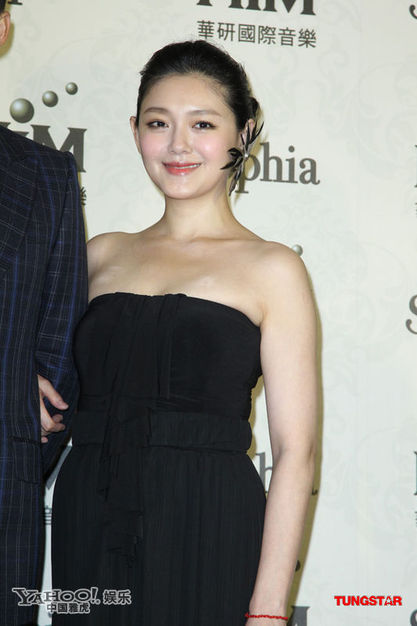 大S親吻許老三母愛泛濫 豪門求子路坎坷無(wú)邊