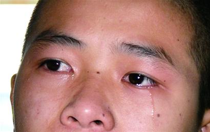 青島16歲少年扮黑絲妹妹盜號 騙網友母親10萬元