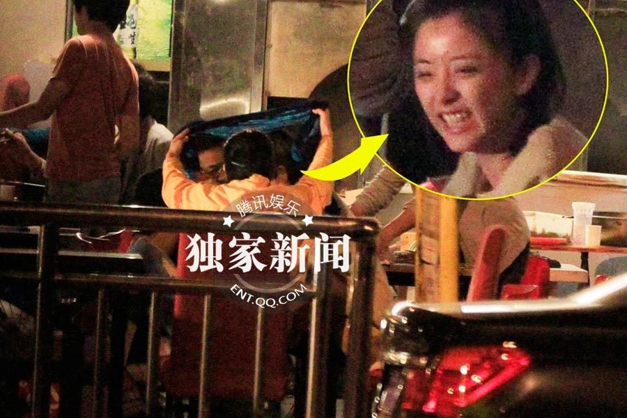 黃小蕾當街豪放 與寶馬男相互摟抱共蒙一條頭巾