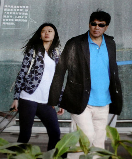 李若彤與富商男友親昵 男大女20歲 網友呼夢碎