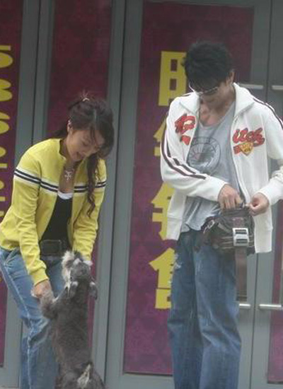 李若彤與富商男友親昵 男大女20歲 網(wǎng)友呼夢(mèng)碎