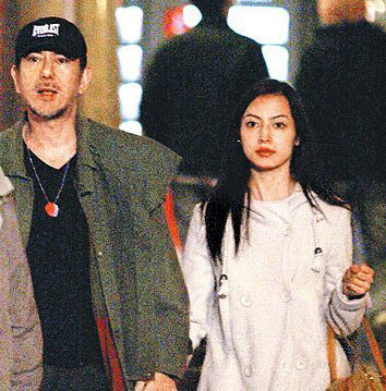 李若彤與富商男友親昵 男大女20歲 網友呼夢碎