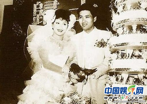 娛樂(lè)圈明星夫妻珍貴結(jié)婚照曝光