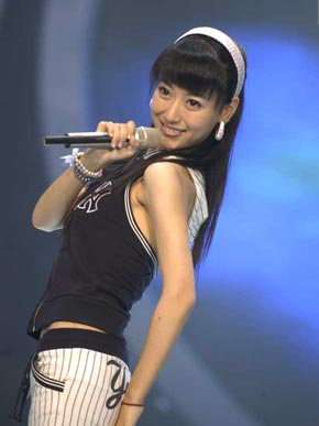 京城四美白冰八面玲瓏受力捧 傳被成龍潛規則