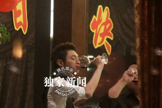 安以軒上海慶生圈內好友齊聚祝壽 舉杯豪飲醉態百出