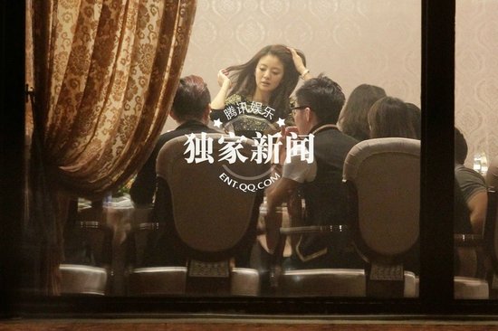 安以軒上海慶生圈內好友齊聚祝壽 舉杯豪飲醉態(tài)百出