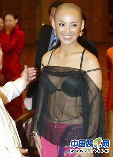 章子怡周慧敏鞏俐內衣外穿 大跌眼鏡的女神失足瞬間