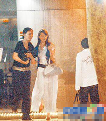 女星進了夜店就狂放無限啊！