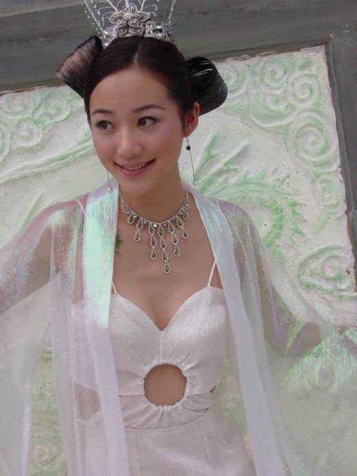 明星古裝肚兜照 風(fēng)情or滑稽？