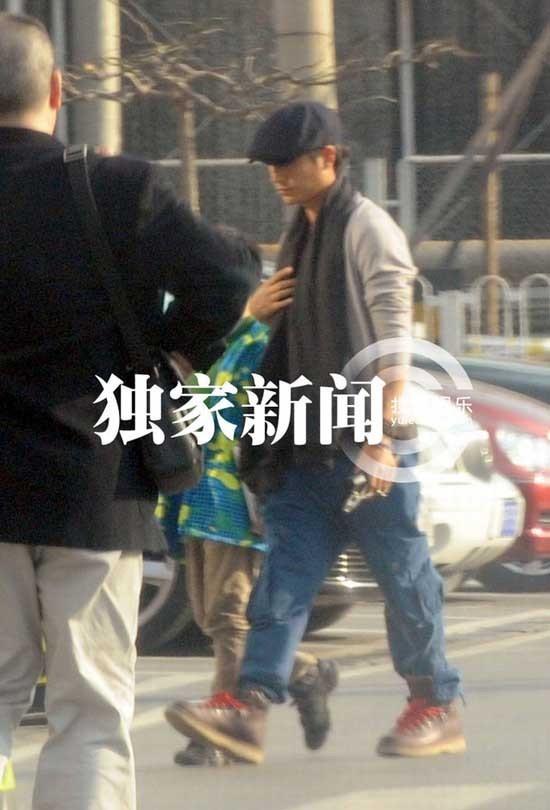 陳坤曬兒子訓狗照 9歲優優側臉輪廓帥過老爸
