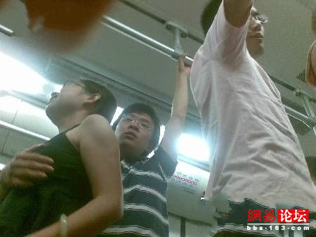 全國摸奶哥爆紅網絡