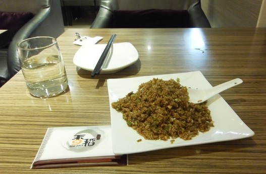 青島香稻餐廳海鮮醬油飯沒(méi)海鮮 稱醬油是海鮮味的