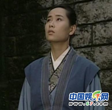 《新白娘子傳奇》經(jīng)典穿幫照:小青笑場(chǎng)傷不起