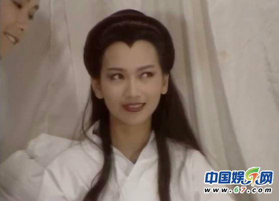 《新白娘子傳奇》經(jīng)典穿幫照:小青笑場(chǎng)傷不起