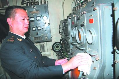 國產第一代導彈驅逐艦青島退役