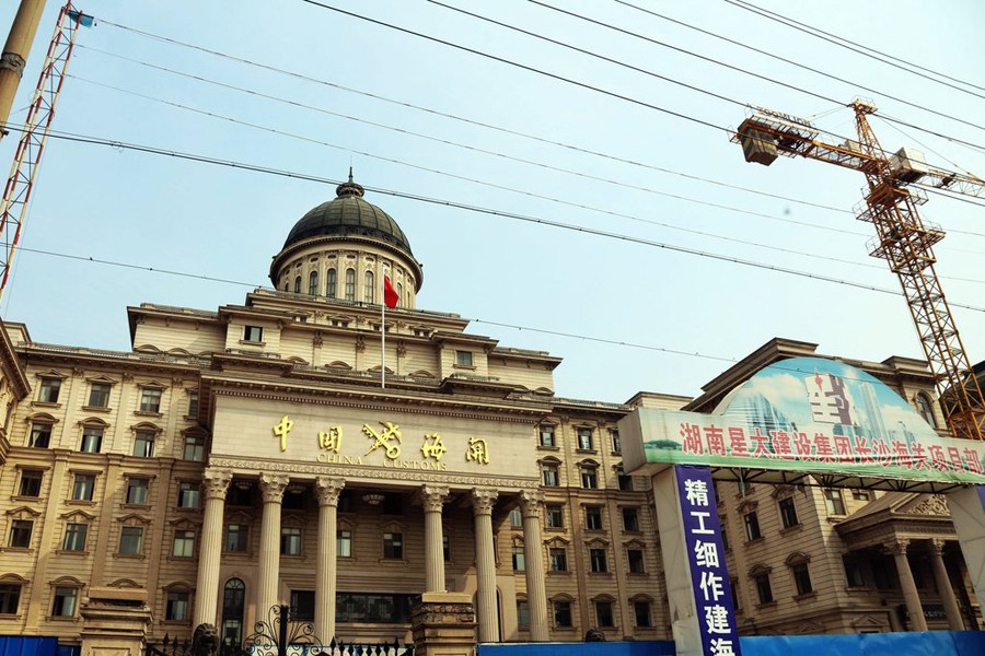 官員視納稅人的錢(qián)如糞土 太氣人