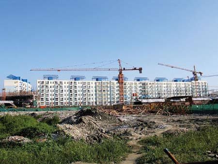 近日，北京市最大的小產(chǎn)權(quán)房項目太玉園已經(jīng)停止“過戶”，無法進行二手房買賣。
