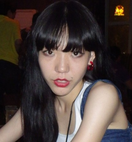 吳莫愁否認與哈林談戀愛