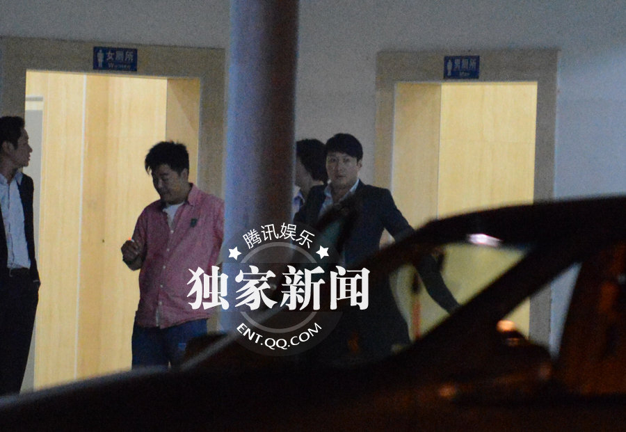 黎明人氣下滑被分家產 小縣城撈金奔波苦埋頭吸煙