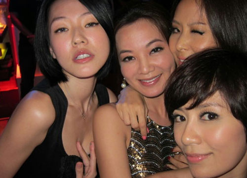 港臺(tái)豪門名媛真實(shí)生活 個(gè)個(gè)奔放