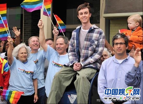 那些熒屏上的“基情戲”:張國榮梁朝偉成經典