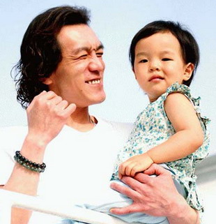 李小璐朱茵同日誕女遭調侃 盤點眾星女兒初長成