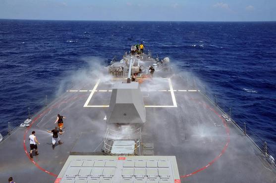 多艘美軍戰艦中國附近海域游弋 航母抵菲律賓