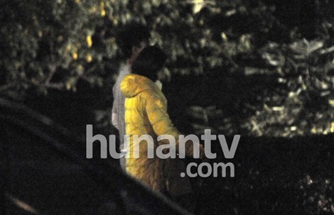 賈乃亮與岳母同行進餐 學習伺候愛妻李小璐的招數