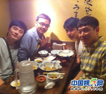 湖南衛視名嘴私密照大曝光 李湘自拍秀乳溝(圖)