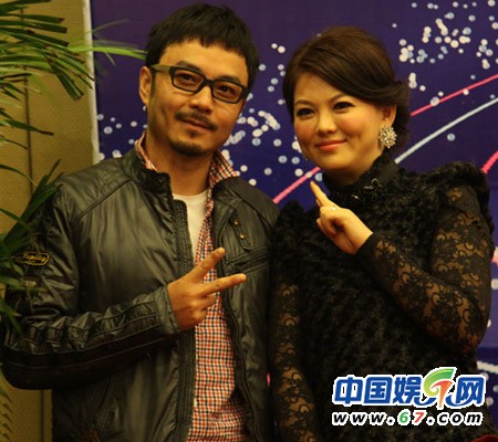 湖南衛視名嘴私密照大曝光 李湘自拍秀乳溝(圖)