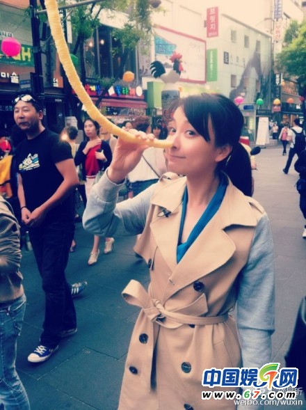 湖南衛視名嘴私密照大曝光 李湘自拍秀乳溝(圖)