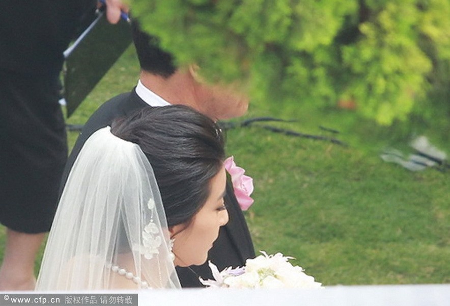 郭晶晶、霍啟剛注冊結婚 郭晶晶父母現身吳敏霞領銜伴娘團