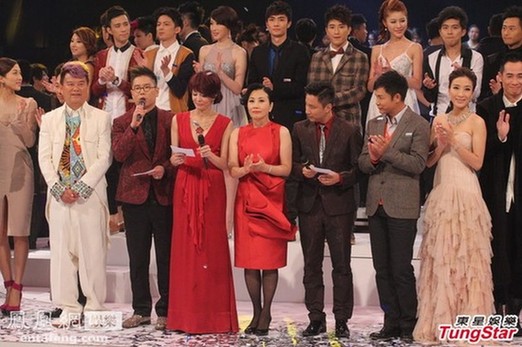 TVB巡禮 楊怡“事業線”縮水露胸貼 梁政玨深V秀玉乳